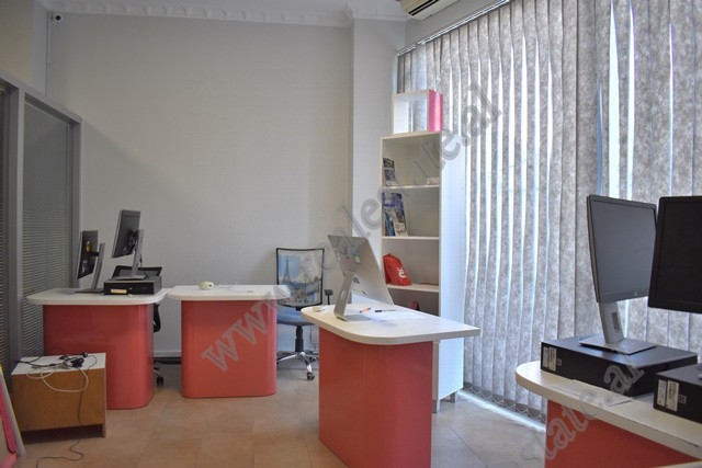 Ambient per zyra me qera prane stadiumit Air Albania ne Tirane
